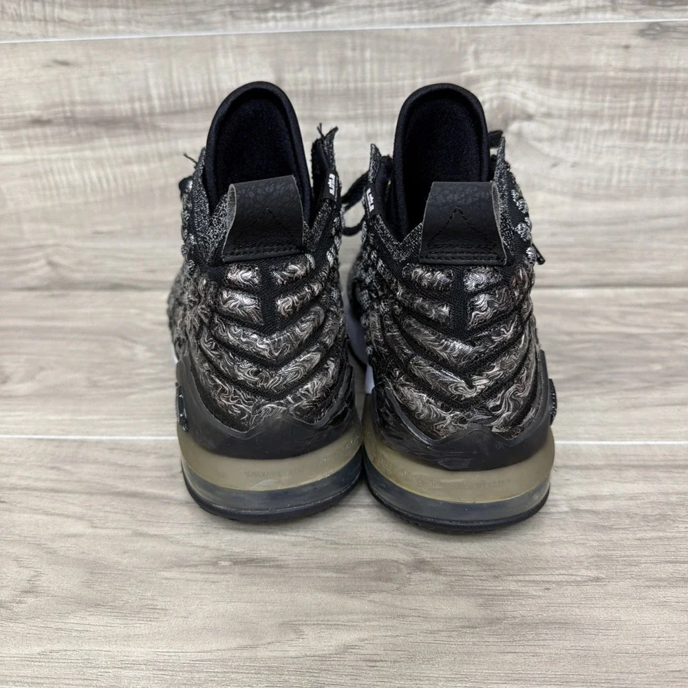 Nike LeBron 17 Boys Size 6.5Y Black Athletic Running Basketball Shoes Oreo